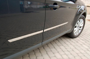 Listwy boczne na drzwi Volkswagen up! '2011-> (5-drzwiowy, stal) Alufrost