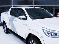 Owiewki szyb bocznych Toyota Hilux '2015-> (klejone) Sim