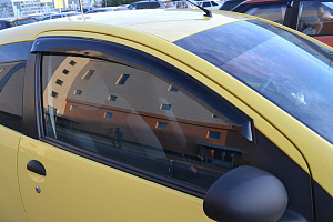 Owiewki szyb bocznych Peugeot 107 '2005-2014 (hatchback, 3 drzwi, klejone) Cobra Tuning